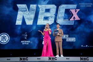 Голубочкин, Ли Прист, Ведущие